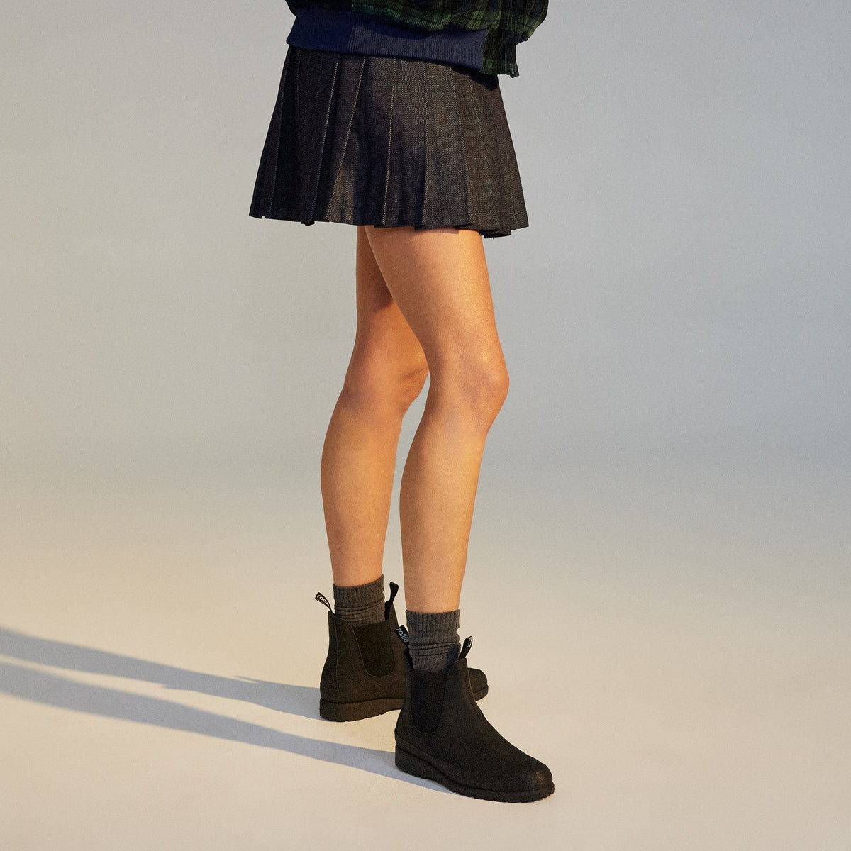 Fields Chelsea Rubberised Black