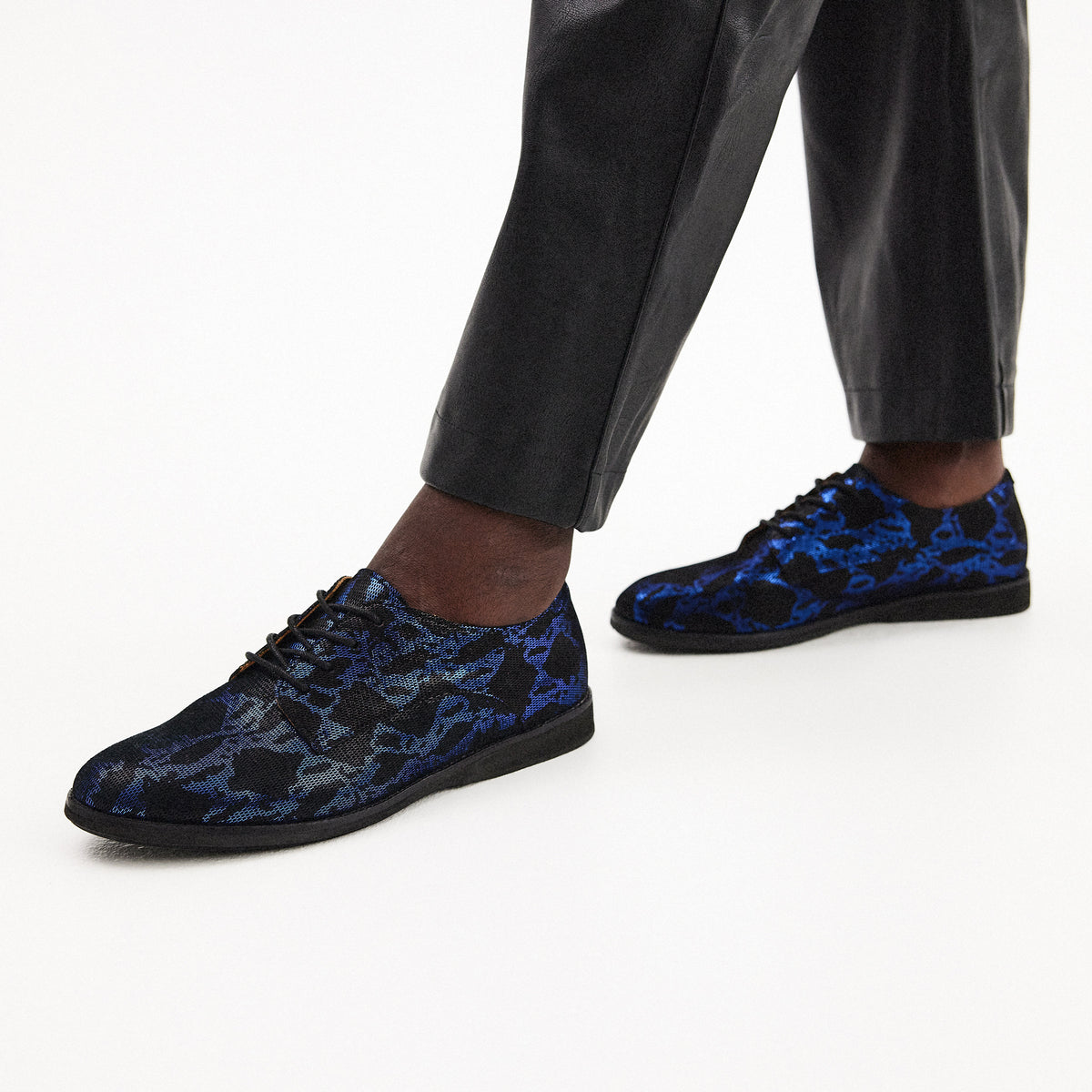 Derby Black/Blue Marble Chrome