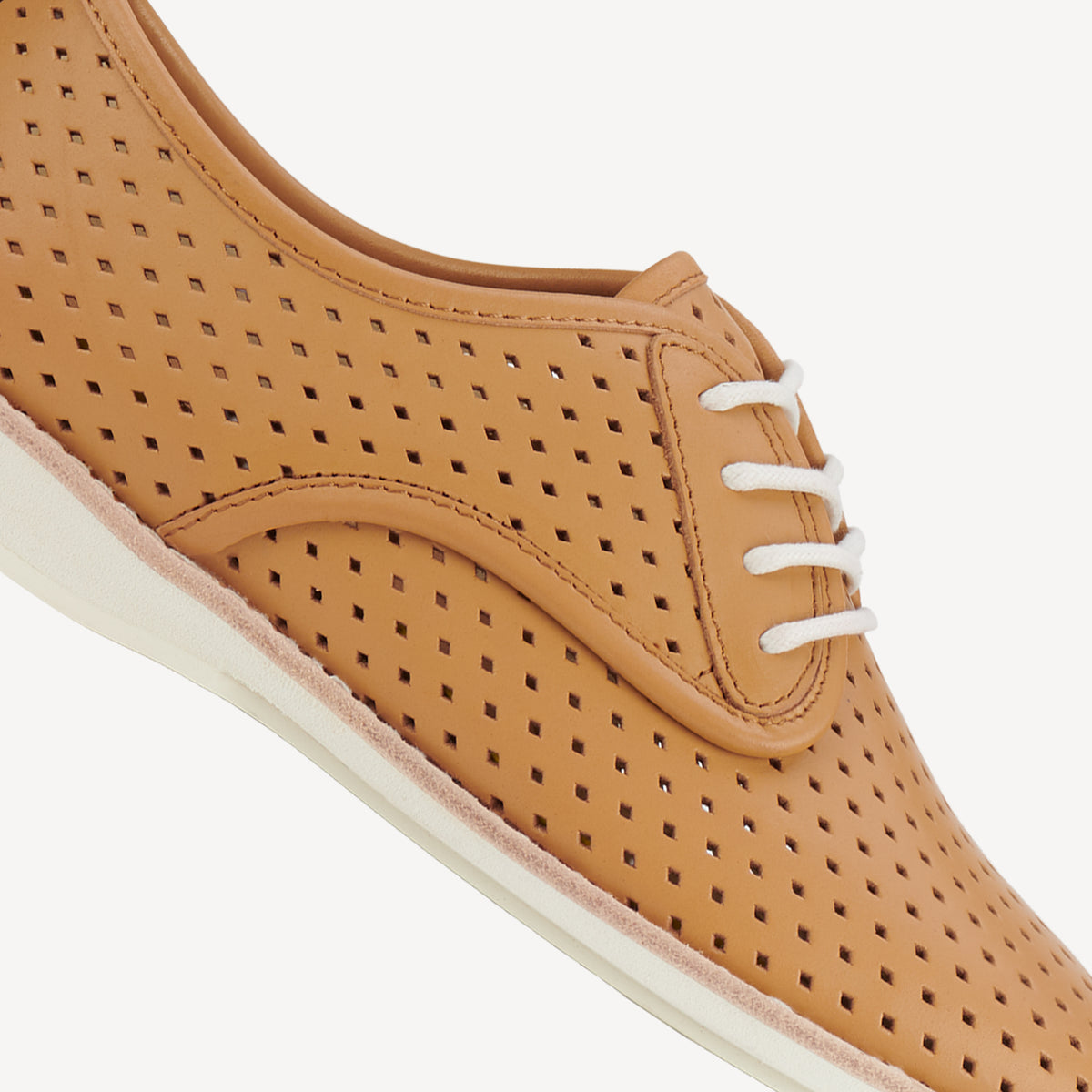 Derby Punch Soft Tan