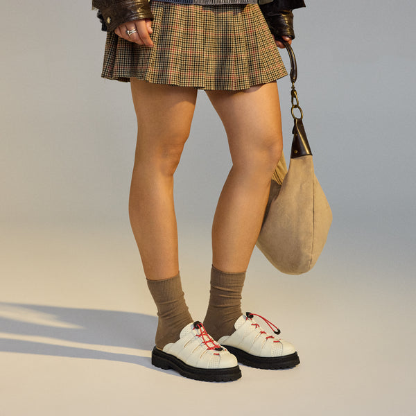 Mule Hiker White