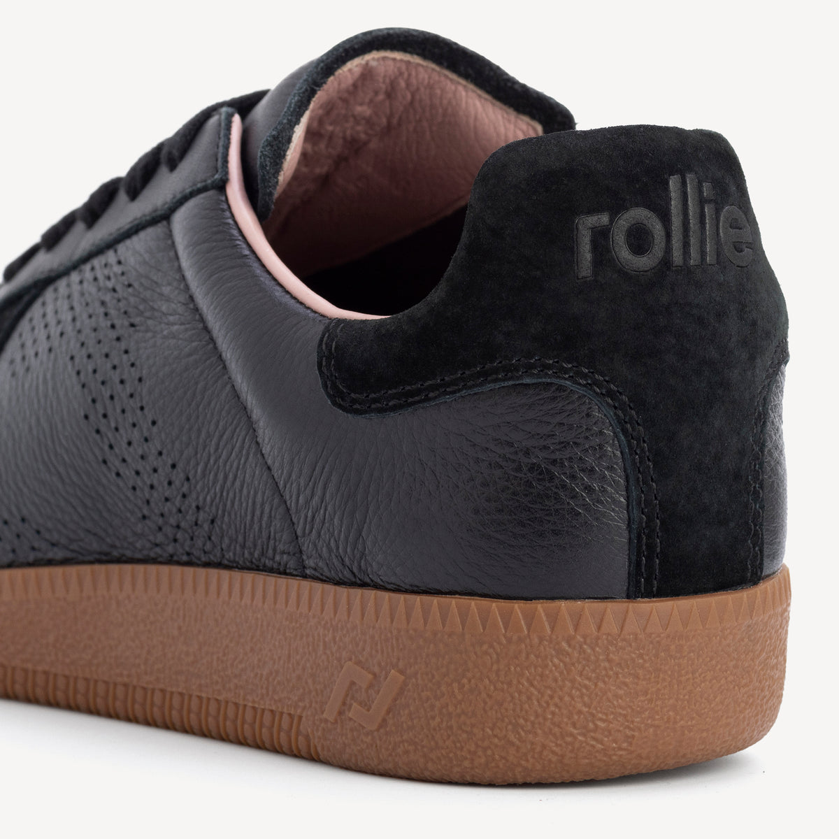 Pace Sneakers – Black/Gum