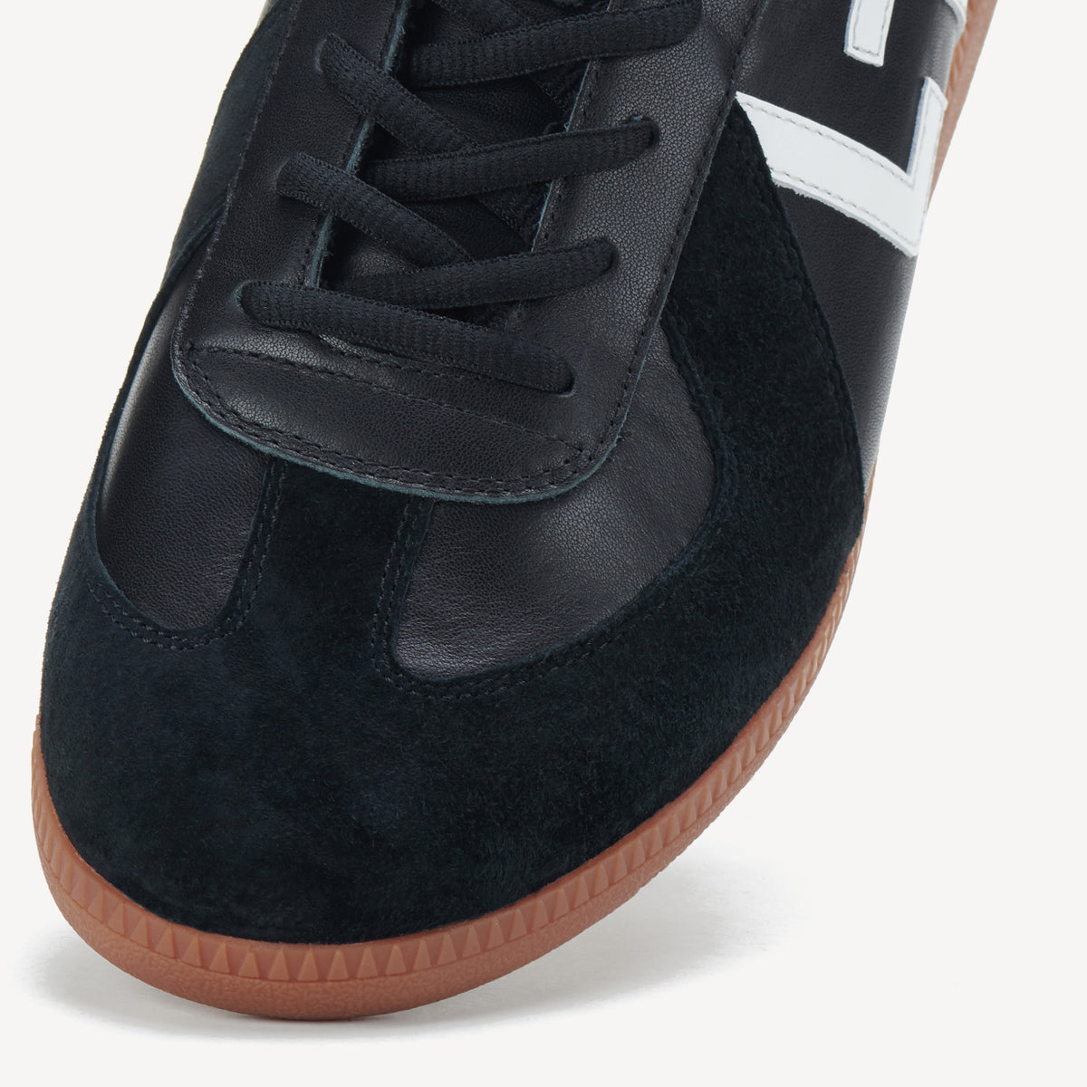 Pace Men’s Sneakers – Classic Black/White