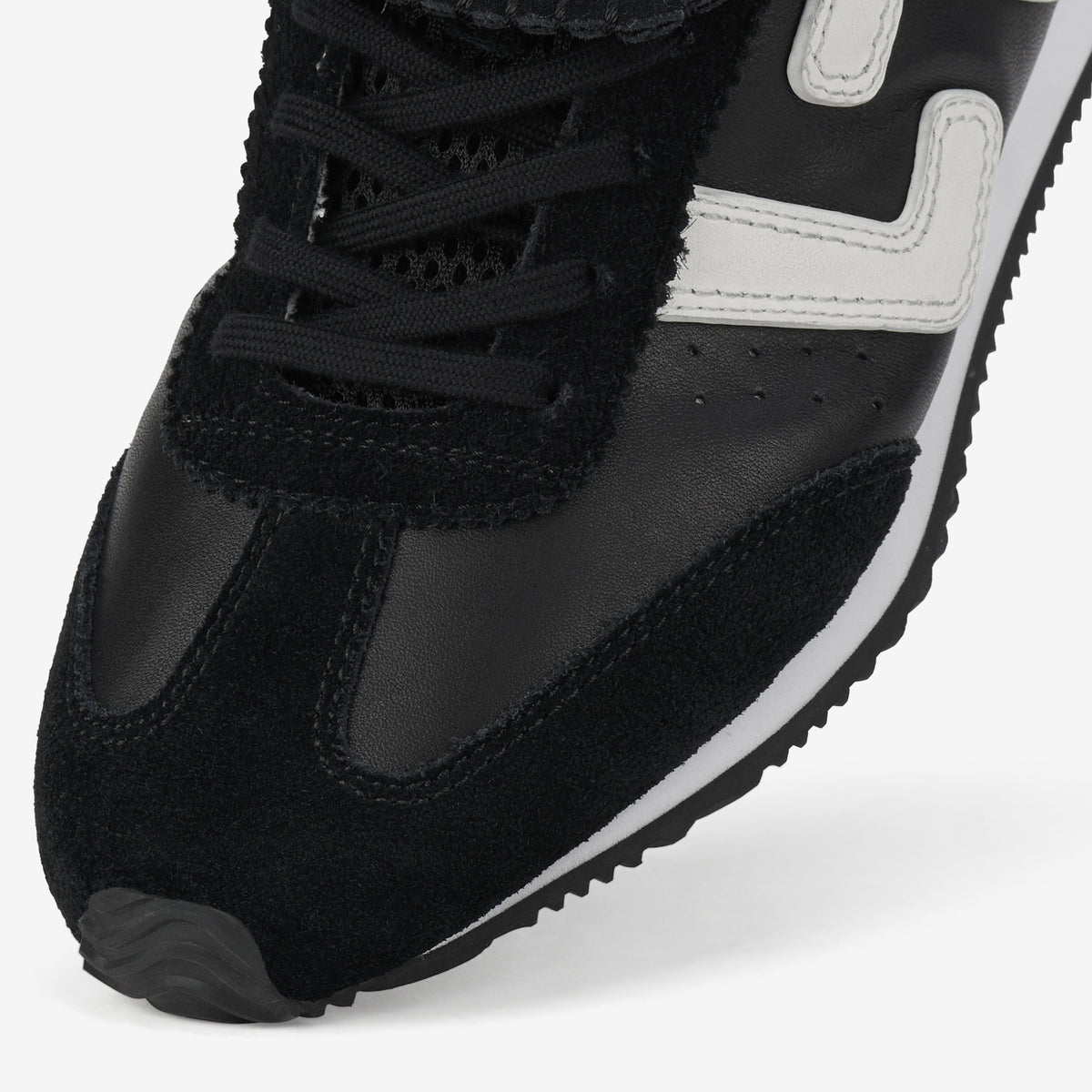 Shift Black/White