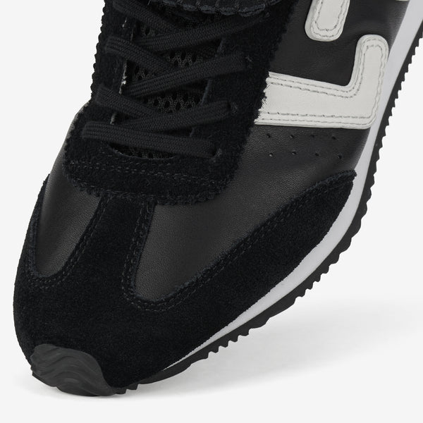 Shift Black/White