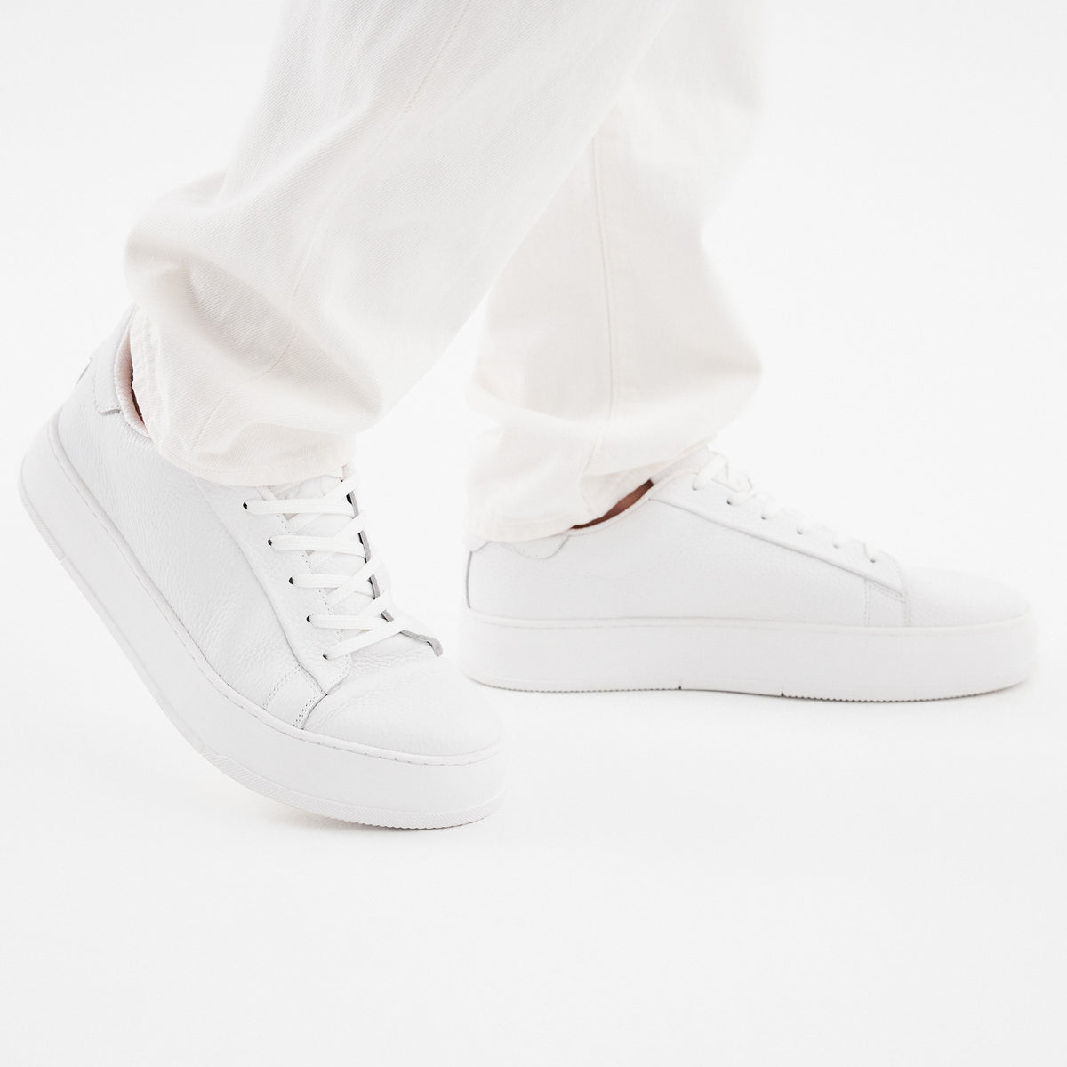 CourtClub Mens White