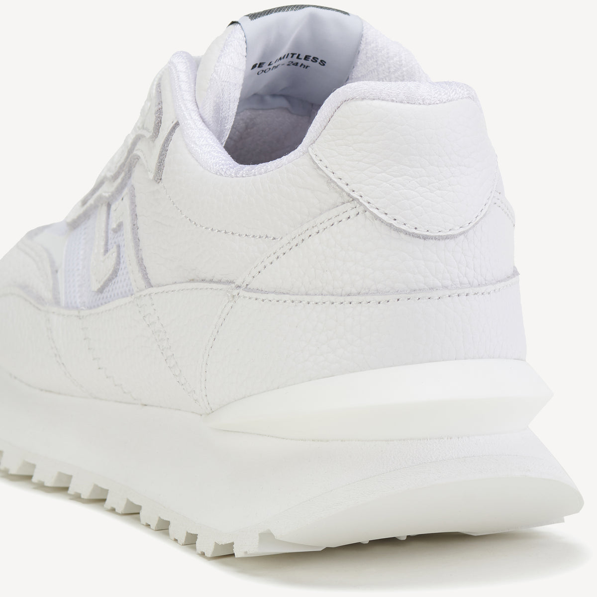 Kentu Mens All White