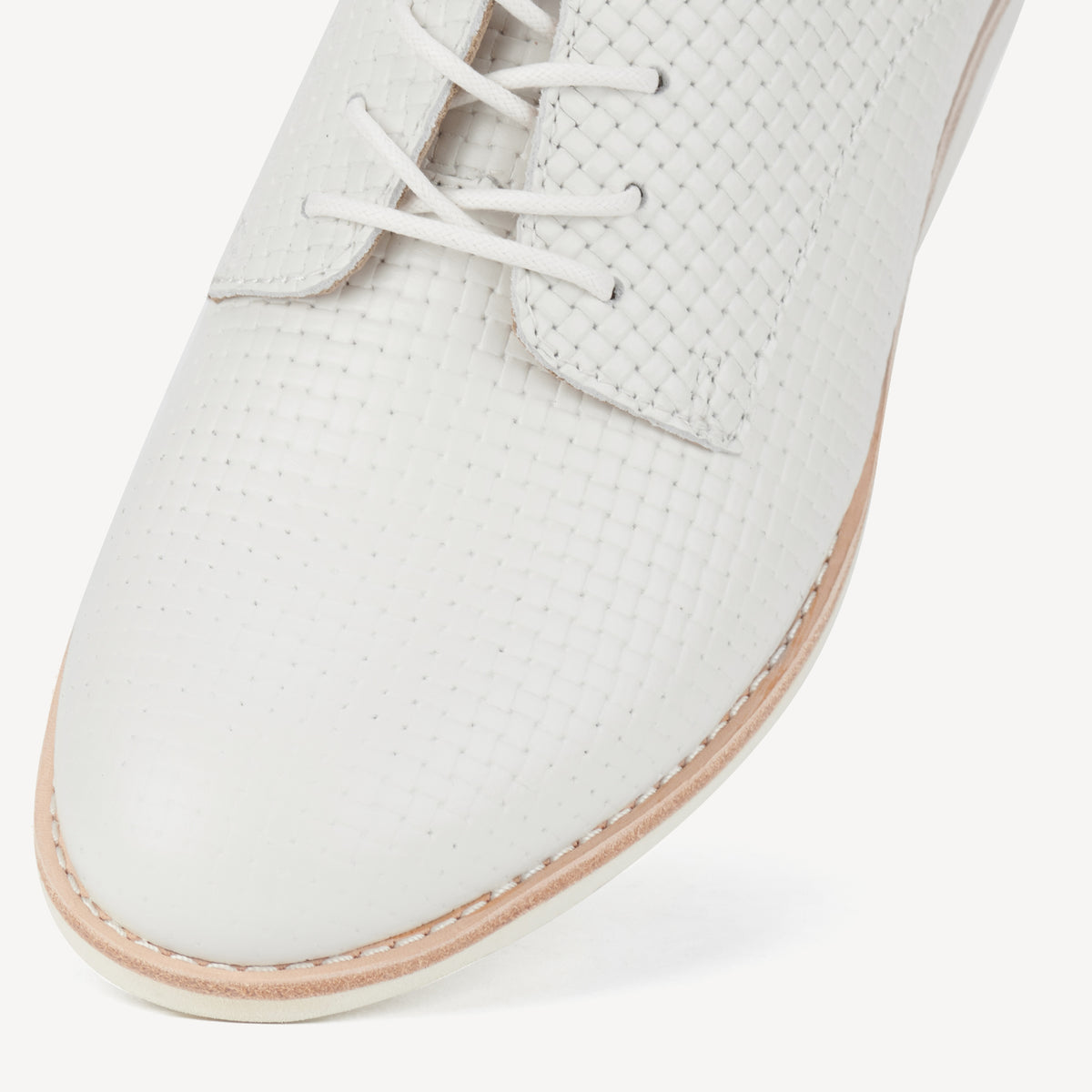 Derby Embossed Vanilla