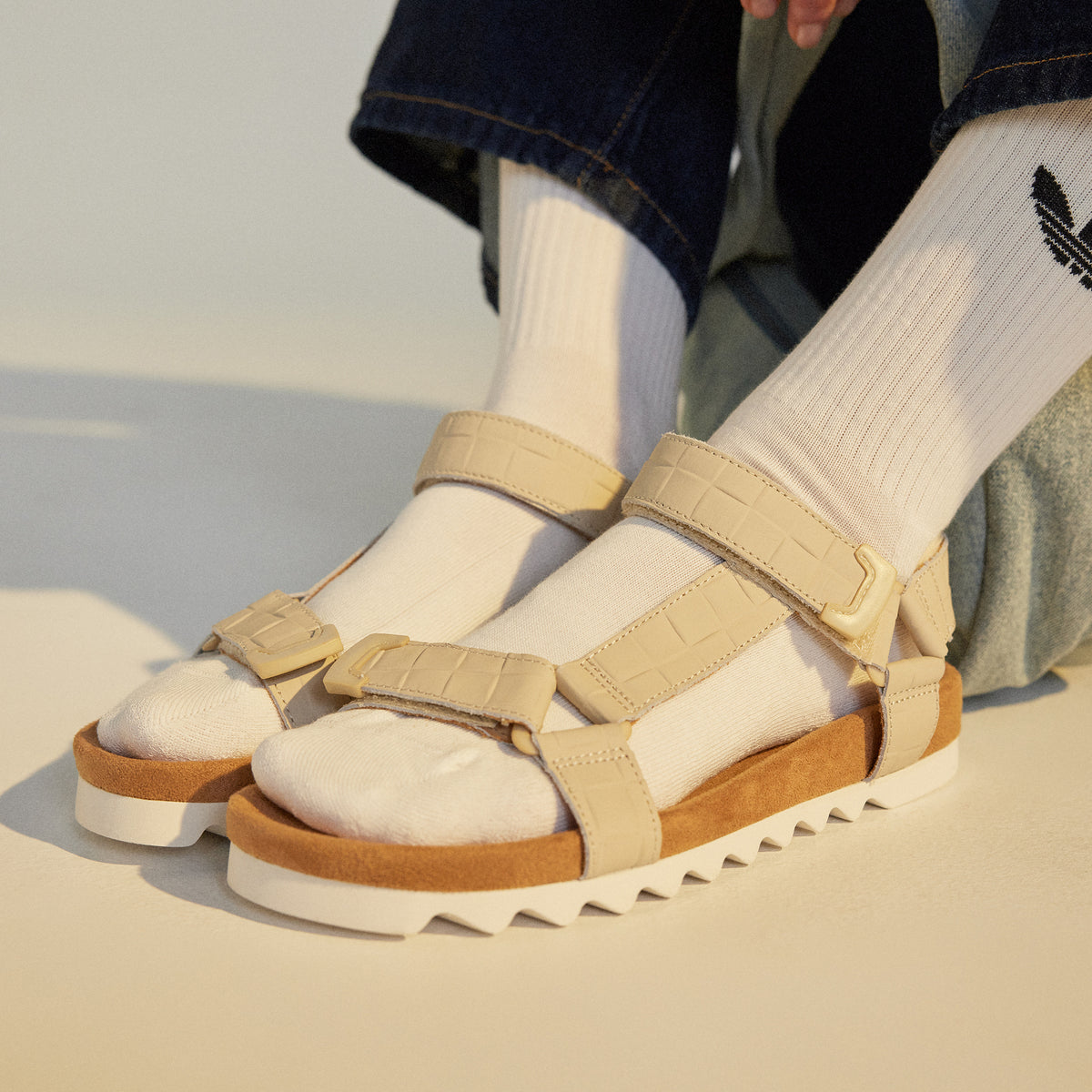 Sandal Tooth Wedge Bone Croc