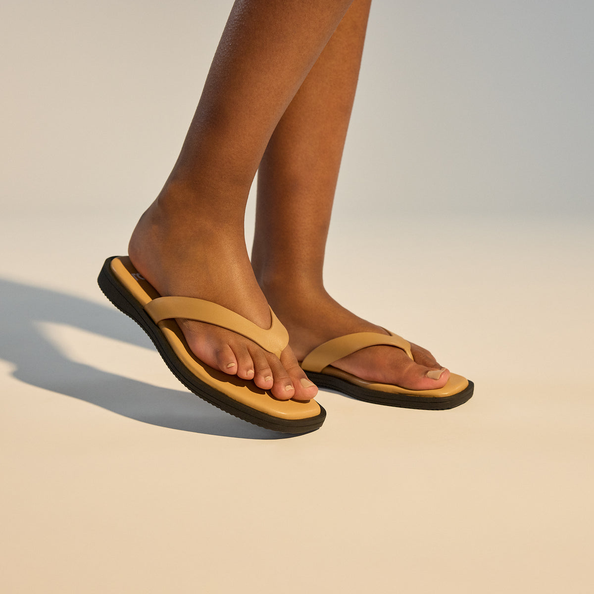 Square Toe Thong Tan/Black